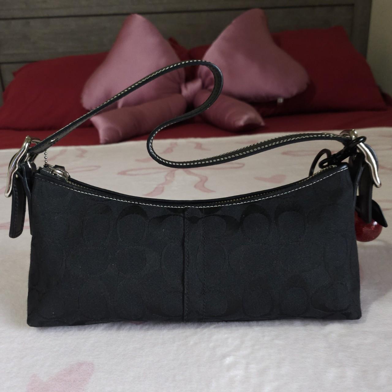 Vintage Y2K Black Signature Cs East West Shoulder Bag Baguette