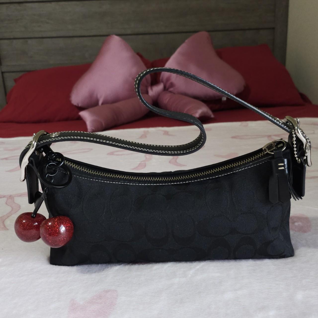 Vintage Y2K Black Signature Cs East West Shoulder Bag Baguette