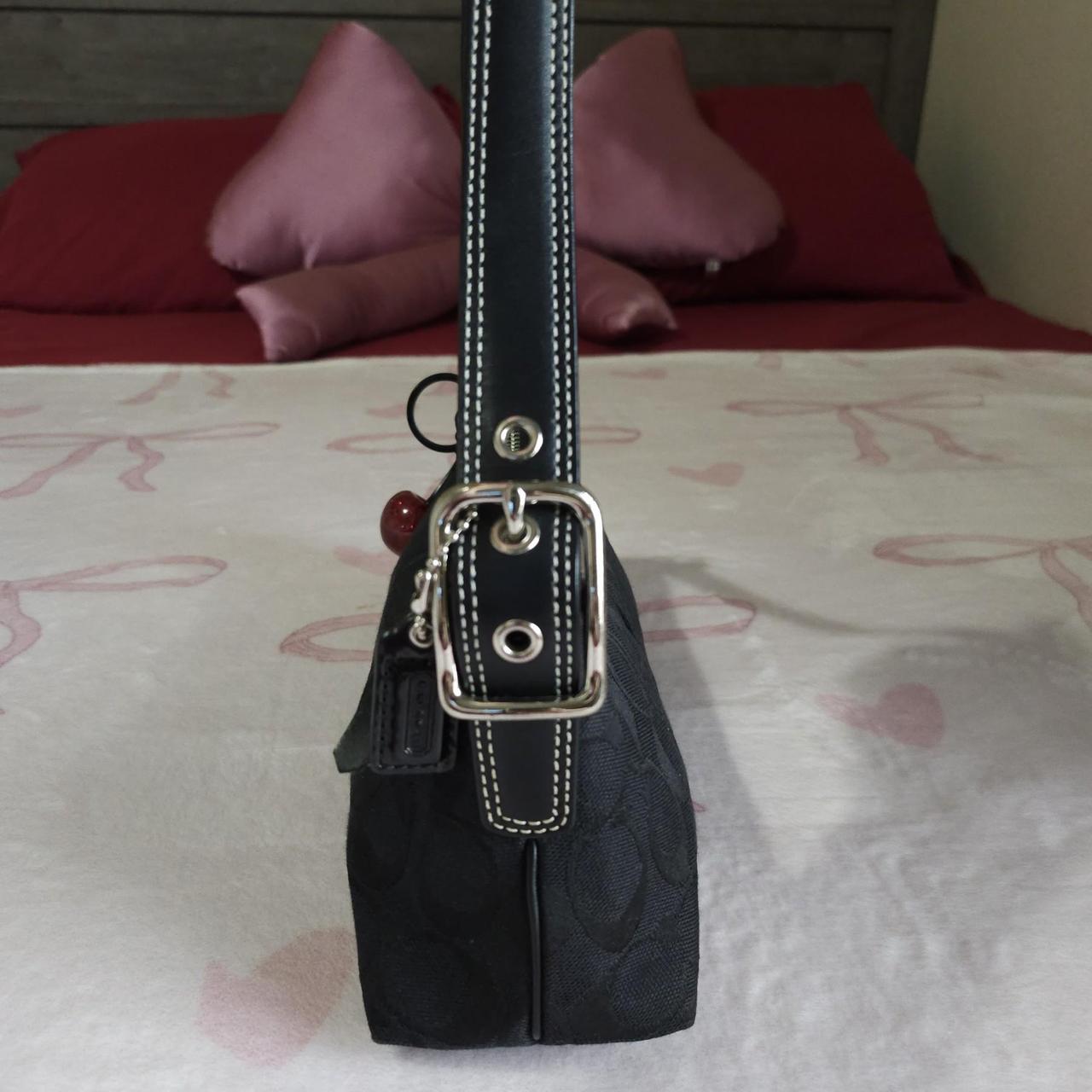 Vintage Y2K Black Signature Cs East West Shoulder Bag Baguette