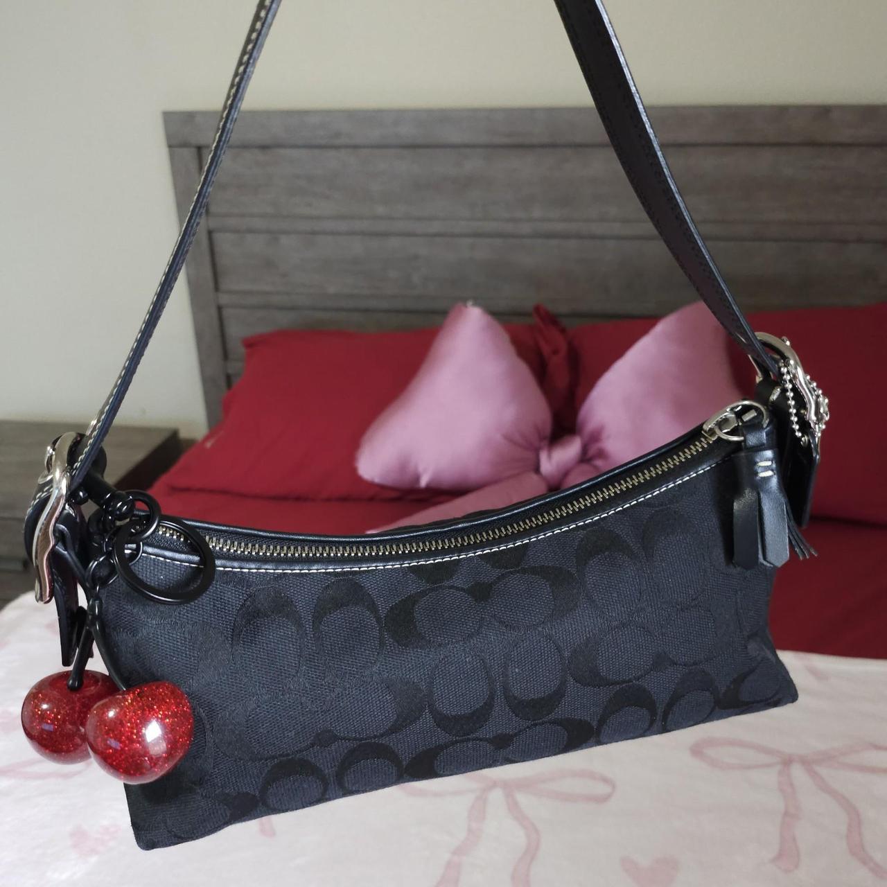 Vintage Y2K Black Signature Cs East West Shoulder Bag Baguette