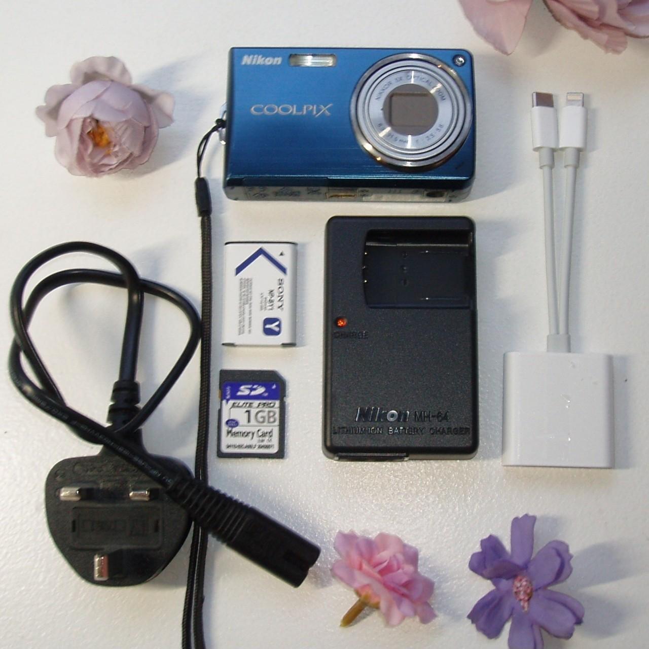 Blue Nikon Coolpix S550 Digital Camera Fb